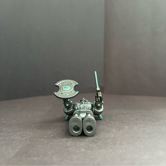 Roblox Series 1 Figure KORBLOX General w/ Accessories - Picture 3 of 3